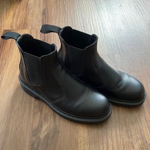 Dr. Martens Mono Smooth Leather Chelsea Boots